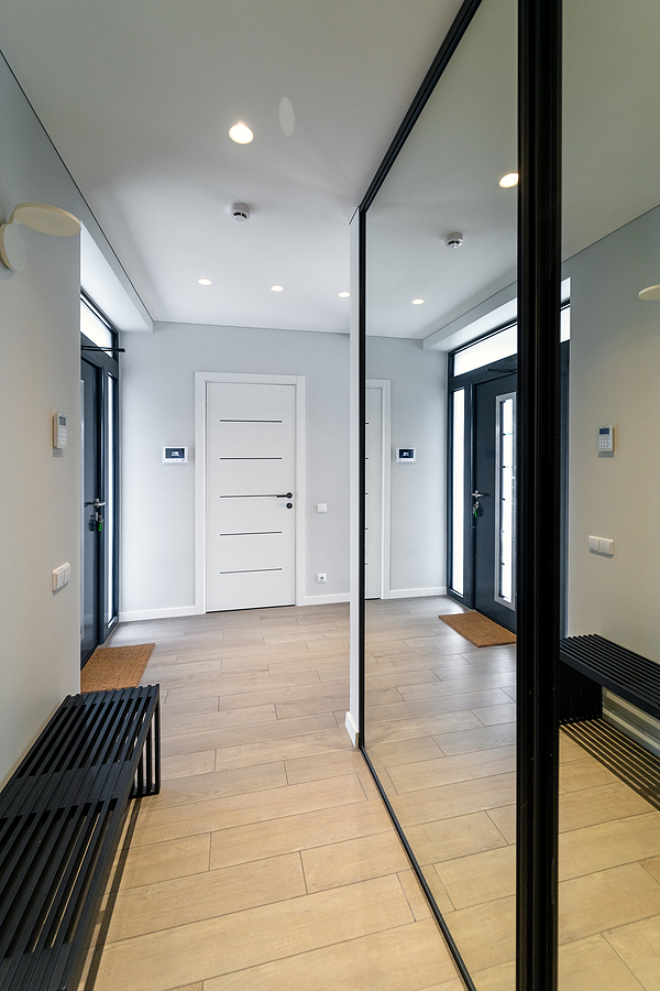 What are Some Glass Mirror Ideas for Closets and Doors